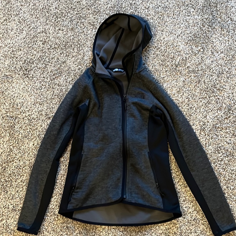 The North Face Angled Zip Lightweight Jacket!